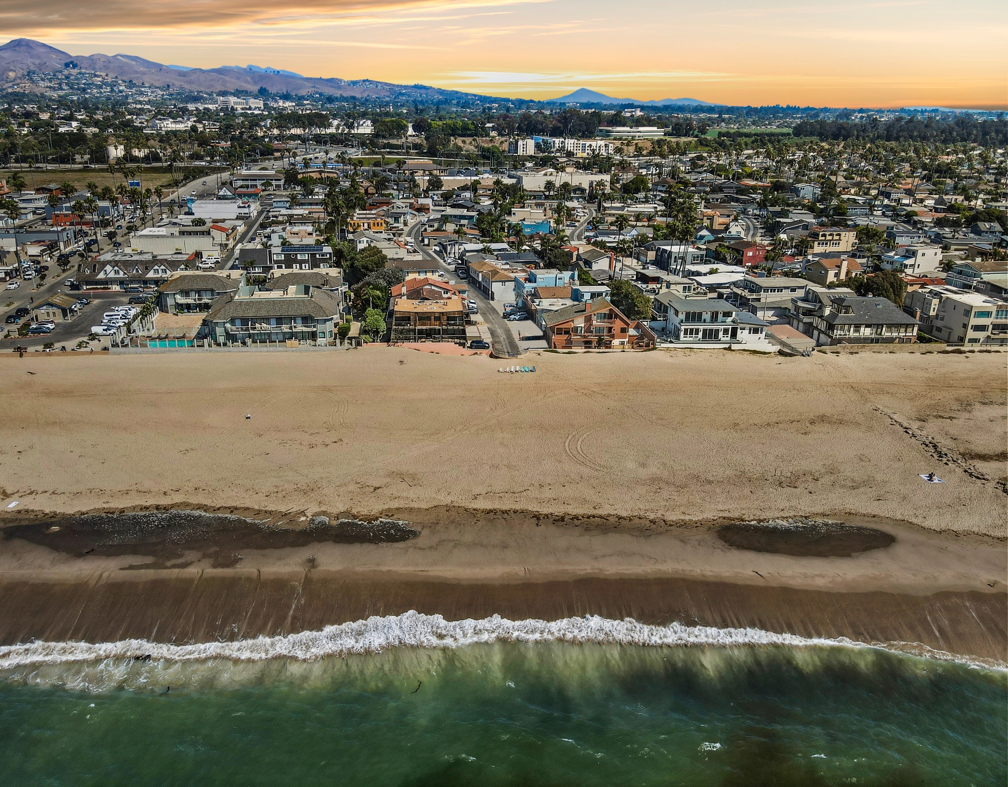 Aerial view of Pierpont beach and its Ventura neighborhood
